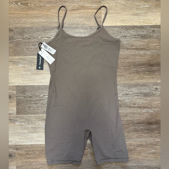Aritzia Pants - Aritzia butter rhythm 7” romper